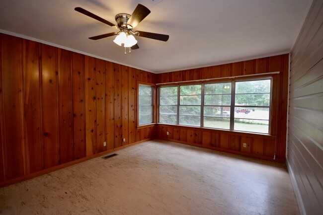 Building Photo - Large Home Close to Downtown Ruston