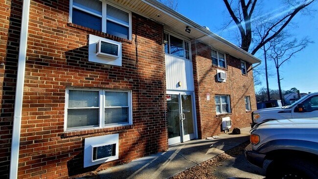 Building Photo - 3601 Jefferson Davis Hwy