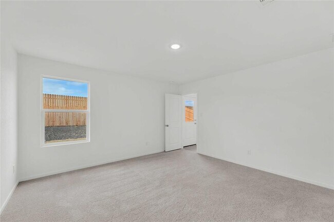 Building Photo - 263 Ottawa Way