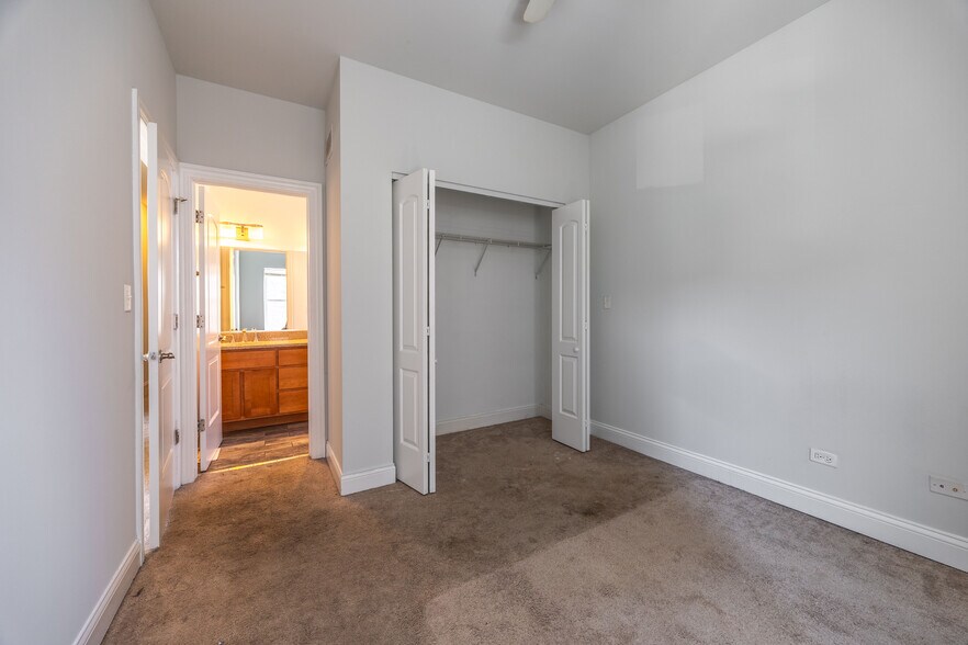 Building Photo - 1505 N Talman Ave