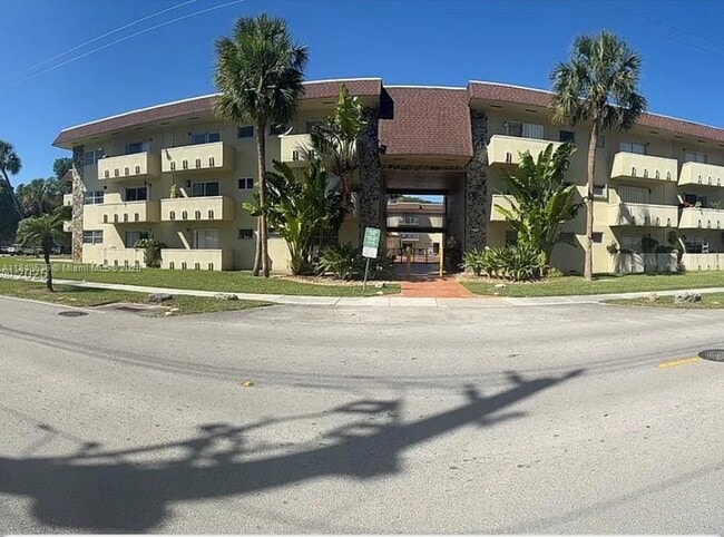 Primary Photo - 7505 SW 82nd St