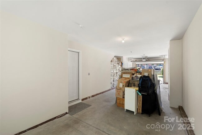 Building Photo - 128 Music Hall Wy