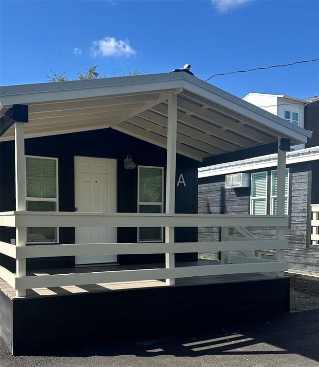 Building Photo - 3019 E 12th St