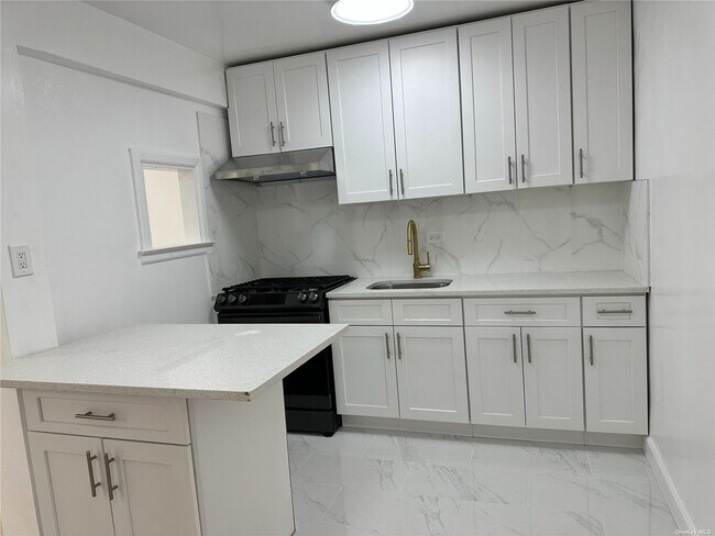 Building Photo - 43-43 Kissena Blvd