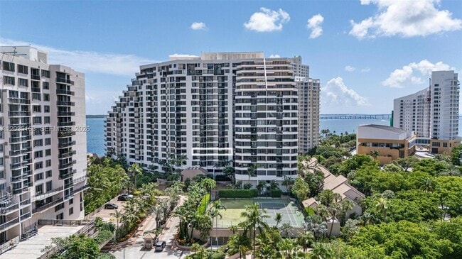 Building Photo - 520 Brickell Key Dr