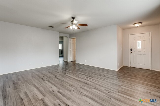 Building Photo - 309 Willow View