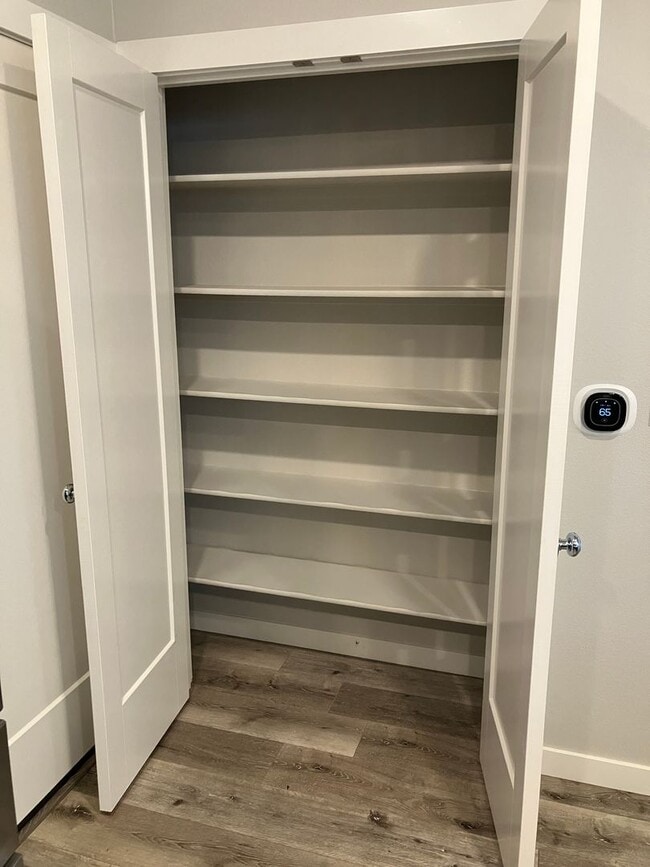 Building Photo - Large Three Bedroom Home in Sustainable South Salem Community