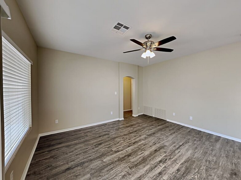 Building Photo - 5724 Pebble Rock Dr