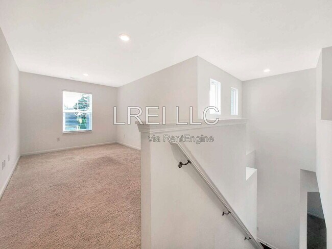 Building Photo - 8810 Warbler Br Wy