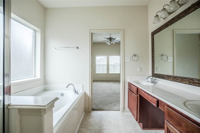 Building Photo - 22714 Pantego Ln