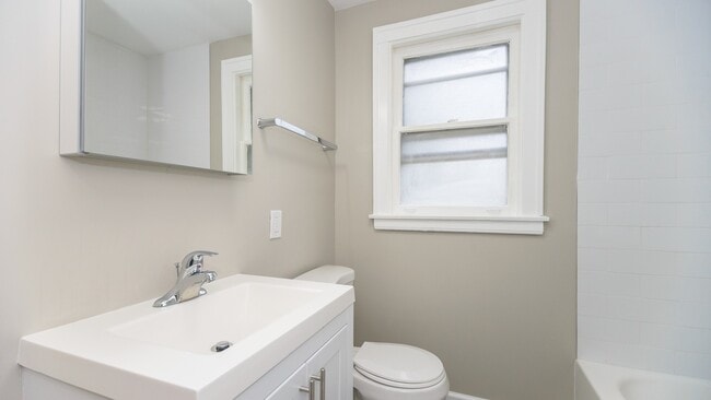 Building Photo - AMAZING 3BED/1.5BATH AUBURN GRESHAM SF HOME