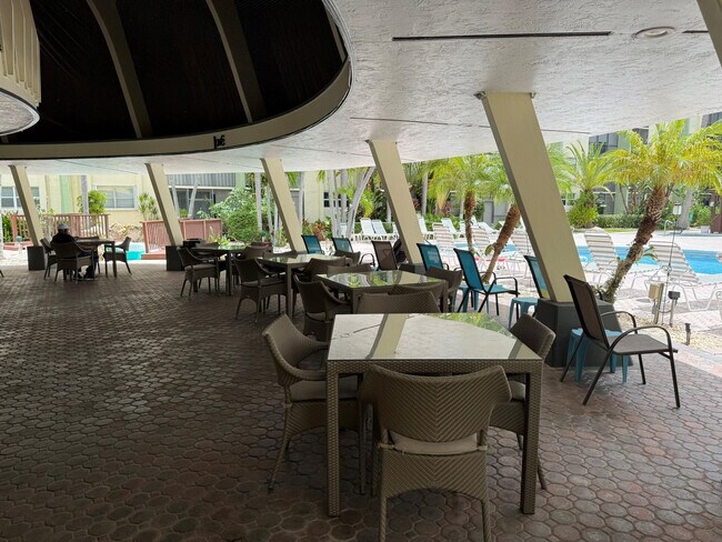 Building Photo - 5300 NE 24th Terrace