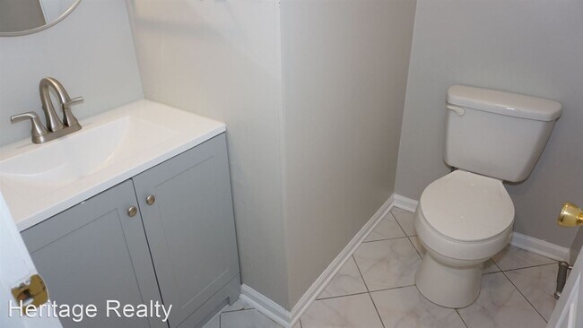 Building Photo - 2 br, 2.5 bath House - 7719 Wilmington Dr