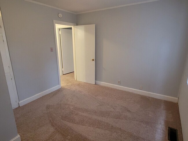 Building Photo - 3232 Brookwood Ct