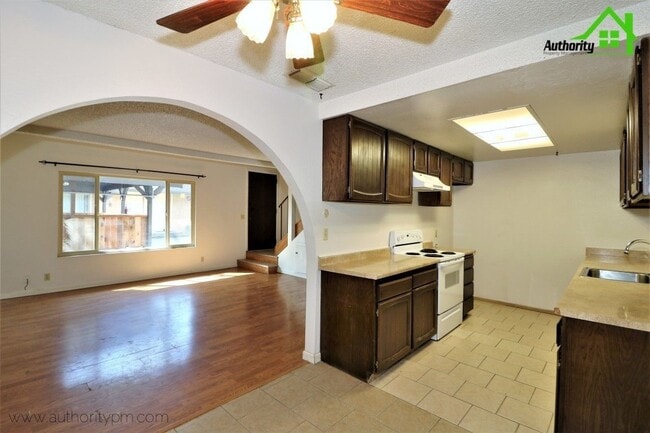 Building Photo - 915 West St