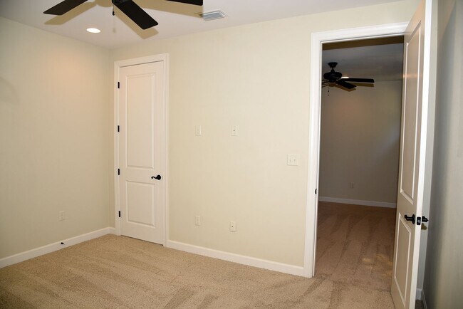 Building Photo - Modern Home in Bluewater Bay!