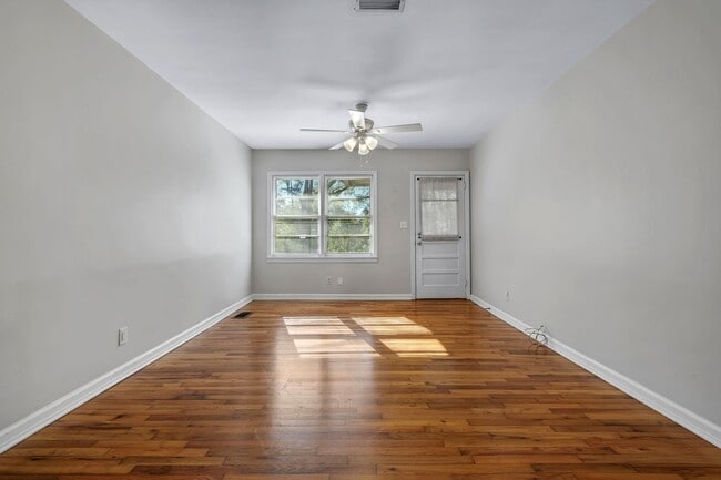 Building Photo - Charming Midtown Tallahassee Duplex