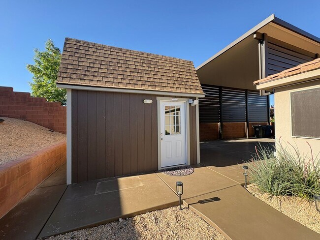 Building Photo - Beautiful Home In Hurricane