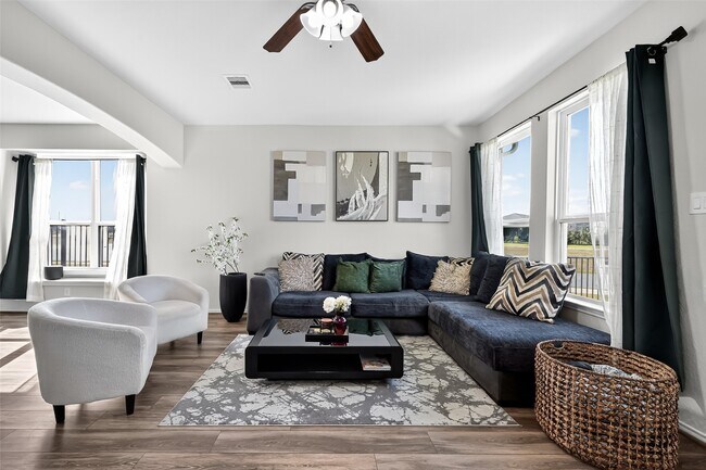 Building Photo - 1601 Darwin Cedar Dr