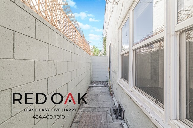 Building Photo - 400 N Ogden Dr