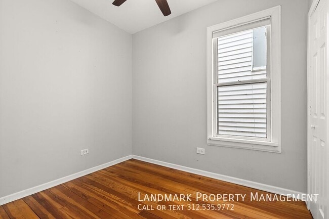 Building Photo - 3450 N Hamlin Ave