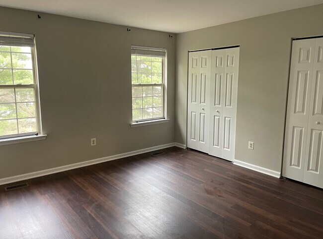 Building Photo - 696 Metro Ct