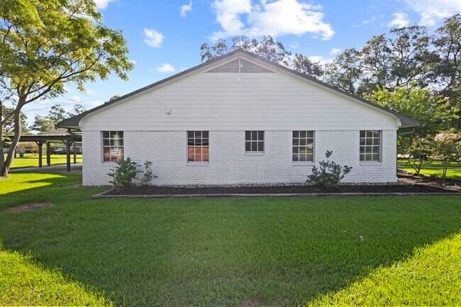 Building Photo - 4610 Regina Ln