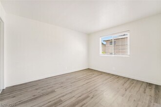Building Photo - 5303 Del Gado Dr