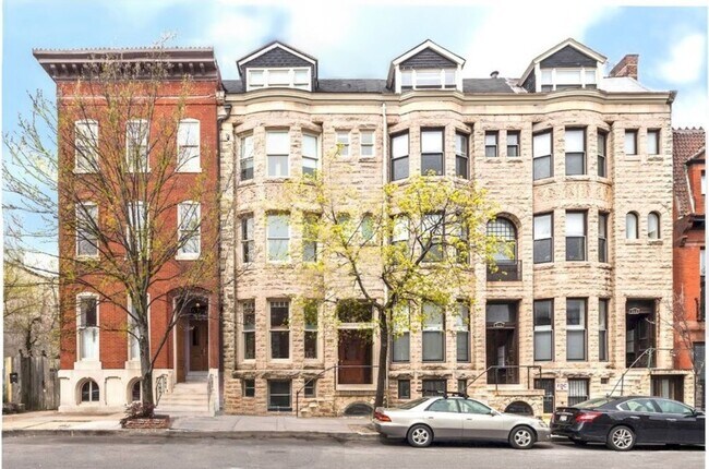 Building Photo - 807 Park Ave