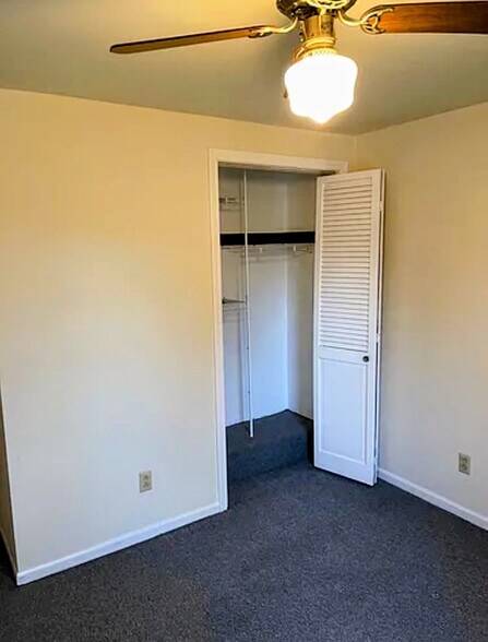 Building Photo - 125 Fairgreen Dr