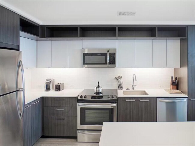 Building Photo - 11911 Freedom Dr