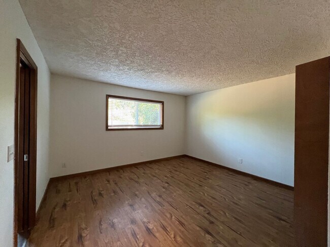 Building Photo - 5005 Eureka Way