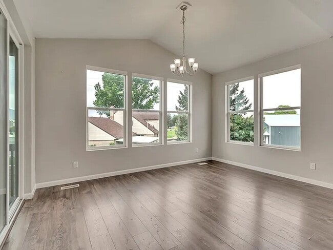 Building Photo - 3 Bedroom 2.5 Bathroom Home in Lehi!