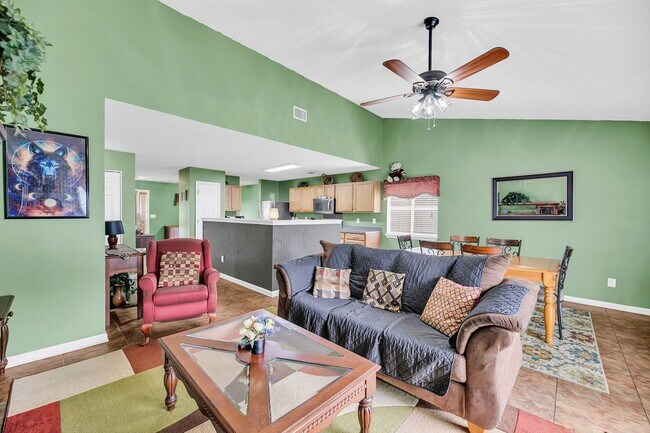 Building Photo - Stylish Living with Spacious Backyard!