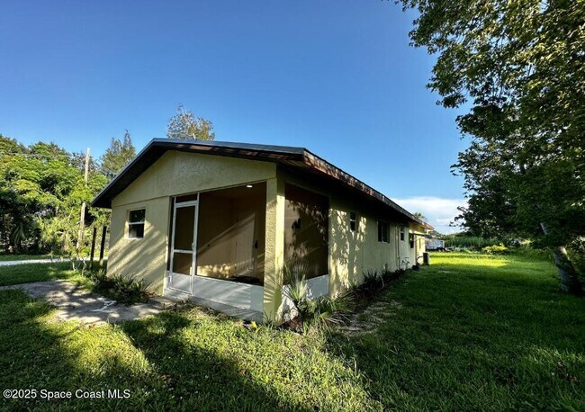 Primary Photo - 1153 Carlton Dr