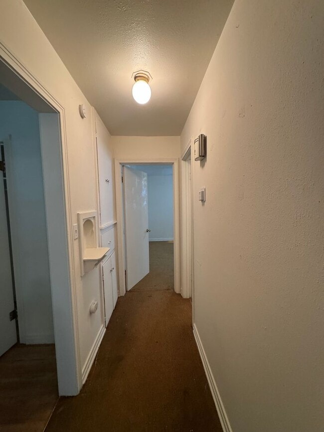 Building Photo - Located in Avondale 2bedrooms 1bathroom