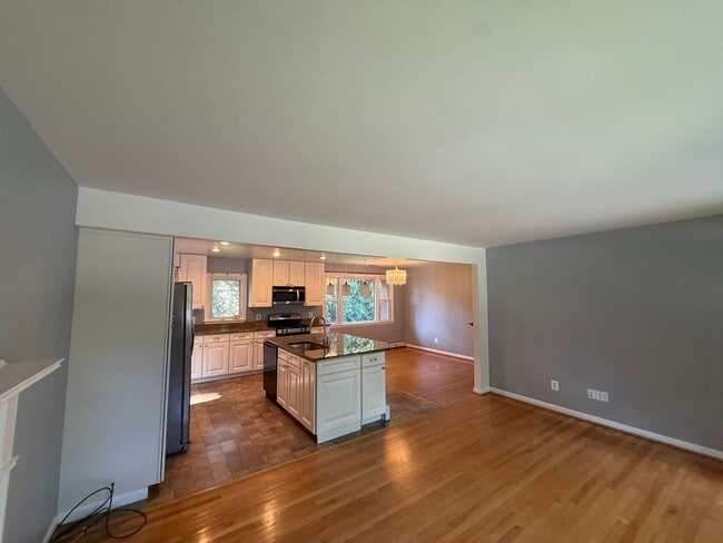 Building Photo - Cockeysville 4BR/2BA Home | Driveway | Finished Lower Level + Flex Room | Updated Bath | Granite ...