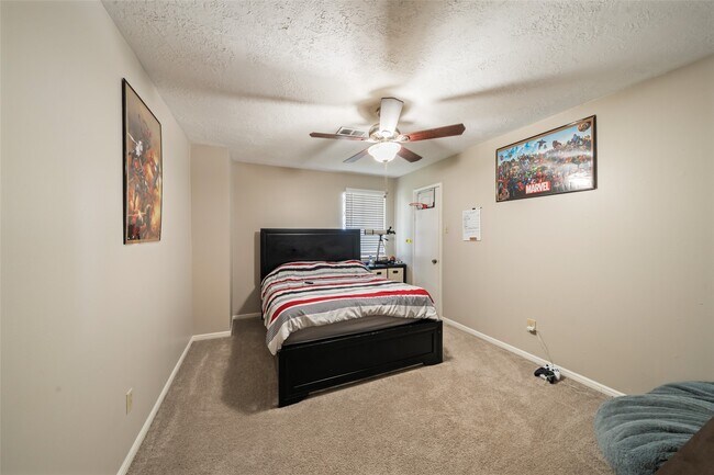 Building Photo - 715 Marne Ln