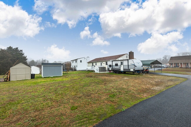 Building Photo - 3012 Fielding Rd