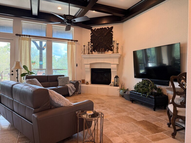 Building Photo - 1155 Glenwood Loop