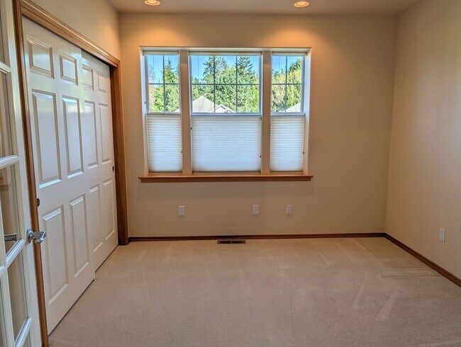 Building Photo - 2519 Stonebridge Way