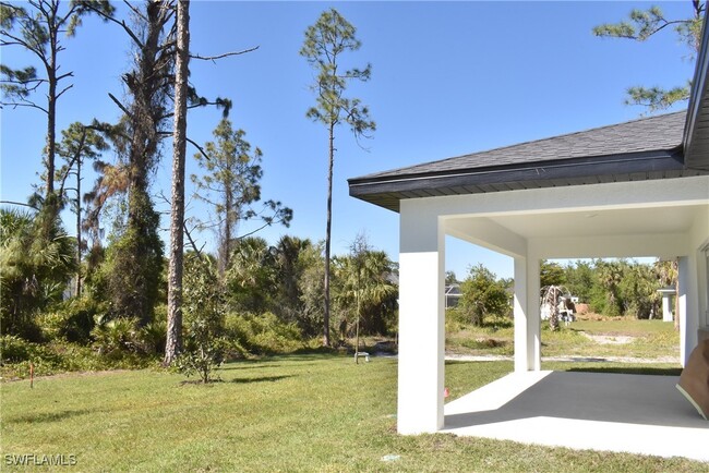 Building Photo - 4553 Midland St