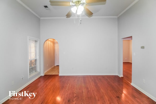 Building Photo - 8672 Eagle Dr