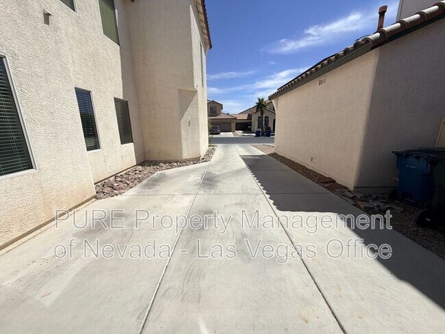 Building Photo - 4320 Laguna Garden Ave