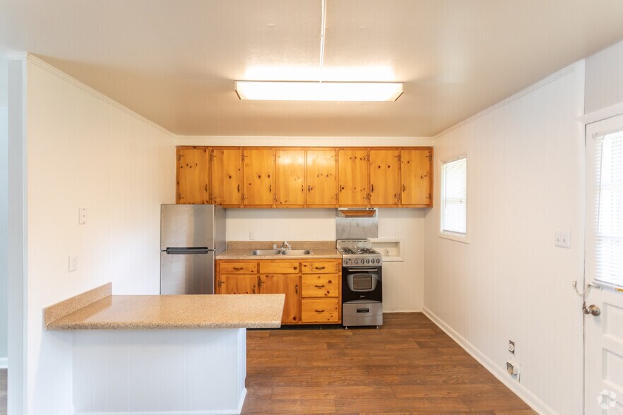 Poplar Village 1414 Poplar Ave Murfreesboro TN 37129 Apartment Finder