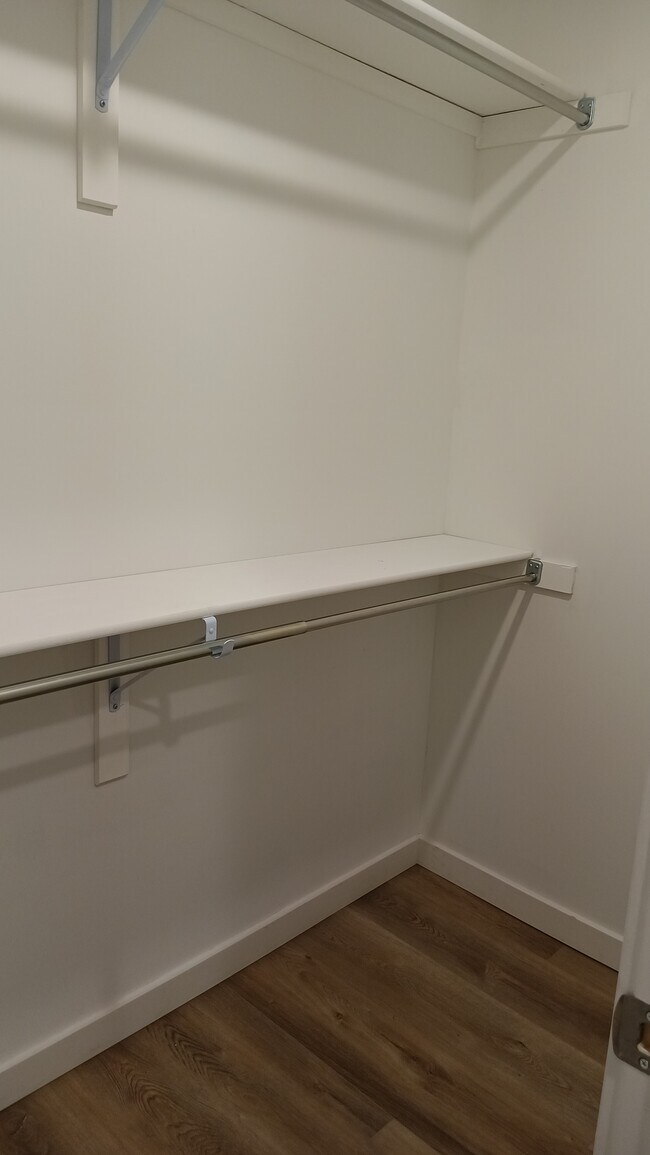 Building Photo - 6112 Andersonville Rd