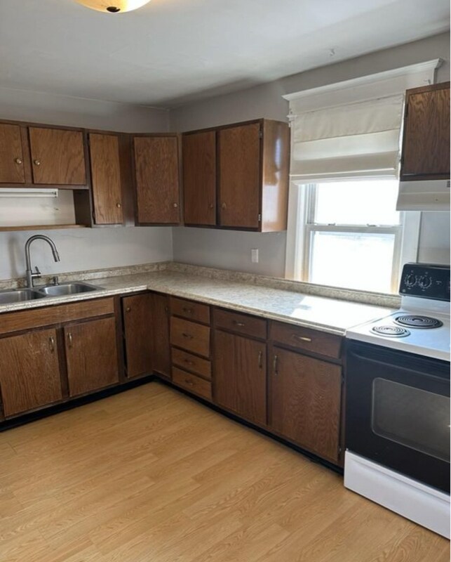 Building Photo - 2566 Nottingham Way