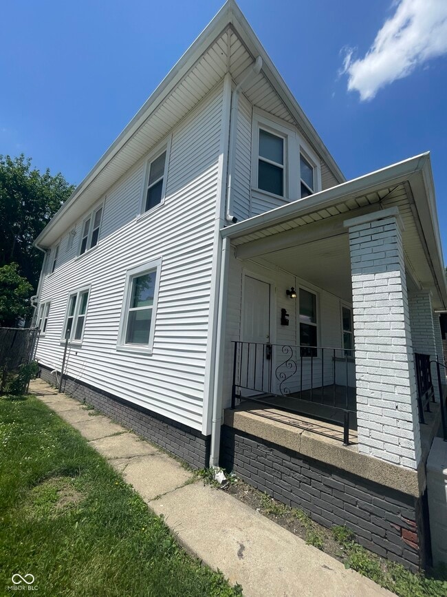 Building Photo - 10 N Randolph St