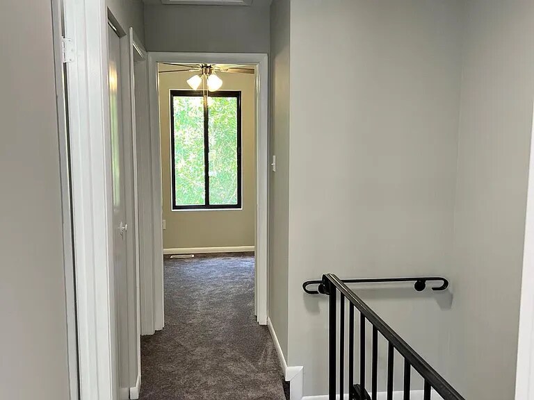 09TopFLHallway - 2213 Christy Pl