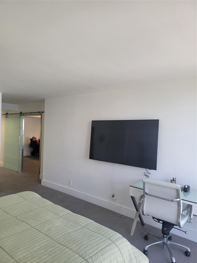 Building Photo - 1500 S Ocean Dr